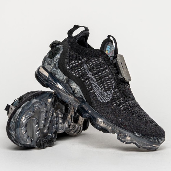 WOMEN'S NIKE AIR VAPORMAX 2021 FLYKNIT RUNNING SHOES - Picture 1 of 9